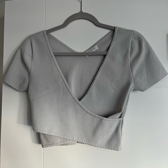 Babaton sculpt knit cross top😍😍😍 - Picture 4 of 8